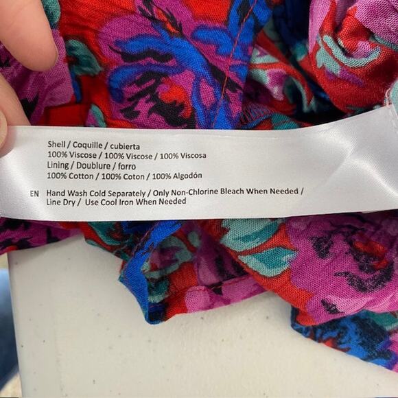 NWT Band of Gypsies Ruffle Side Tie Bright Floral Romper Medium - Picture 10 of 10